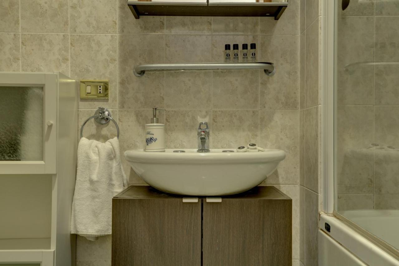 Colosseo Apt Mecenate 77 - Home And More Rzym Zewnętrze zdjęcie